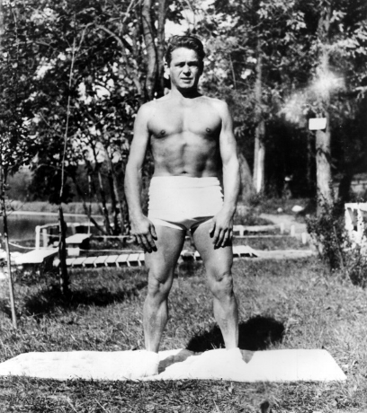 Joseph Pilates je imel diastazo.