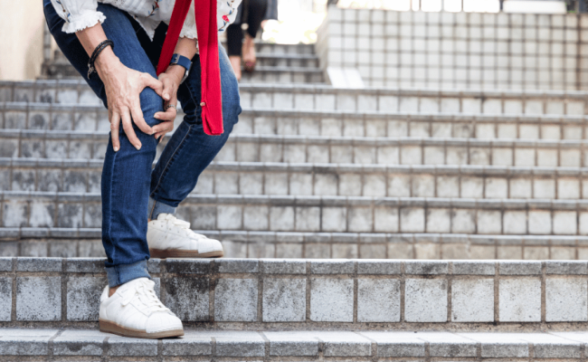 Boleča hoja po stopnicah